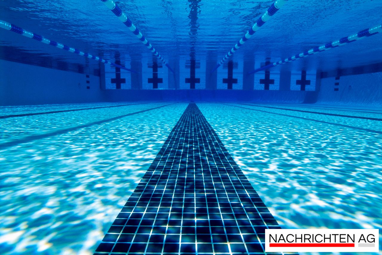 Schock im Freibad Hof: Zwei junge Männer belästigen 12-Jährige!